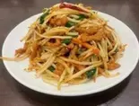 豚肉ともやし炒め(猪肉炒豆芽)（チャイナ厨房小岩駅前店）