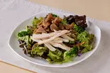 キノコとほぐし鶏のサラダ Mushroom ＆ Shredded Chicken Salad（濃厚たらこパスタ「たらこと私」 上平間店）