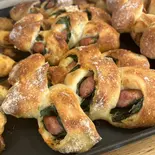 ソーセージほうれん草 Sausage Spinach（Manhattan Bakery ＆ Wine bar）
