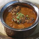 骨付きネパールチキンカレー Local Chicken Nepali Curry（MINI NEPAL DINING and Bar）