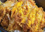 【デカ盛り】 デカ盛りカツ丼 約1.2kg ご飯600g カツ300g 玉子とじと野菜300g（【メガ盛り弁当！！】洋食店 エクストラバガンザ 大名店）