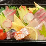 本日のおすすめ刺身盛り合わせ（味処げん家）
