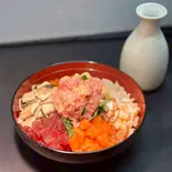 5種の海鮮出汁茶漬け 5 kinds of seafood in dashi broth chazuke（鮨と海鮮丼 艶ノコク）