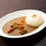 トマトの酸味が効いたチキントマトカレー(トロトロ肉厚ポークカレー【たまきんち】)