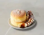 チョコバナナホイップスフレパンケーキ(2個付き) Chocolate Banana Souffle Pancake（アサイー＆グリークヨーグルト GREEK DAYS 南6条西）