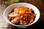 カンジャンサーモンビビンパ（韓国海鮮食堂ヘムルパジョン）
