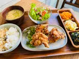 鶏のから揚げ定食（キッチンフジヒロサン）