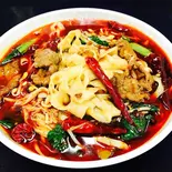 牛肉入り麻辣味刀削麺（本格中華料理 永利 六本木店）