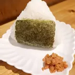 鮭おにぎり(米120g)(女将のおばんざいの店 夢や)