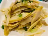 竹の子とネギの和え物（中国東北家郷料理 永利 池袋本店）