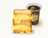 チーズオムレツサンド(コンビ)（BASE Sand Gotanda(ベースサンド 五反田)）