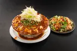 野菜マシ麻婆ラーメンと油淋鶏(6個) Mapo Ramen with Plenty of Vegetables and Fried Chicken（【麻婆ラーメンと炒飯】麺炒菜館 西小山店）