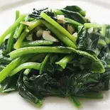 青菜の炒め (炒青菜)(広東料理 港味)