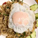 ガパオチャーハン（タイレストランリナ）
