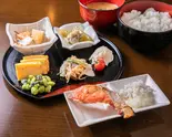 鮭塩焼き入りミニオードブル(1〜2人前)(ベストミール 鶴橋店)