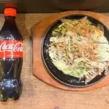 【豚玉】お好み焼き+コーラセット（大衆居酒屋かどっちょ）