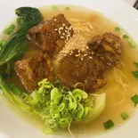 牛バラ麺  牛腩湯麺（ラッキーティーパーラー）