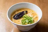 ピリ辛ごまの肉茄子うどん（うどん屋 どん伝）