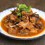 小鶏炖蘑菇(みかね中華食堂)