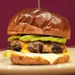 Avocado Cheese Burger（THE BURGER HOUSE 並木店）