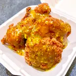 やみつきチキン 〜ハニーマスタード〜（軽食とデザート。Cafe Karanos[カラノス]）