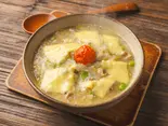258kcal お米少なめ！高タンパク質粥(しらたき1/2/・鶏肉・卵白・ブロッコリー・豆腐・枝豆・チーズ)  梅干付（風邪・胃腸炎の回復に お粥小屋 健康お粥専門店）