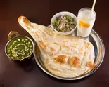 ほうれんそうベースチキンカレーセット/Horenso Based Chicken Curry Set（インドレストランガウレ美野島）