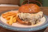 227gゴルゴンゾーラハニーバーガーGORGONZOLA HONEY BURGERフライSサイズ付き With fly S size（BURGERLION MEAT CRUSADERS）