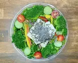 豆腐と塩昆布サラダボウル Tofu and salted kelp salad bowl(たっぷり野菜のサラダボウル)