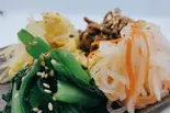 彩り4種の自家製ナムル（焼肉牛の城）