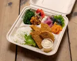 【Bento】ビーガンハムカツと減農薬野菜5種BOX Vegan Ham Cutlet Box（ヘルシー野菜とヴィーガンDELIのお弁当【aux DELI】）