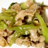 カモ肉とセロリ炒め (芹菜炒鴨肉)(広東料理 港味)