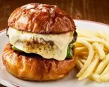 MOZZARELLA CHEESE（CHUNK BURGER STAND）