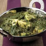 ほうれん草とパニールカレー Sag Paneer Curry(TAJ MAHAL ASIAN DINING&BAR)