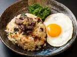 和牛肉入りスタミナ炒飯(焼肉マディラ)