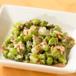 緑の野菜とベーコンの粒マスタード和え(大盛り無料絶品パスタ豊秀ワンコインバルシンプル)