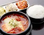 トマトチーズキムチチゲ(韓国惣菜3品付、ご飯大盛り無料)（韓国家庭料理ジャンモ 聖蹟桜ヶ丘店）