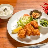 鶏モモの唐揚定食(カフェ&ダイニング 樹っ子亭)