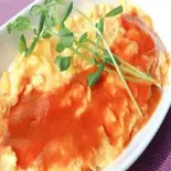 昔ながらの具沢山のデミグラスソースのオムライス。（cool cafe 究極の塩麹フワトロハンバーグ）