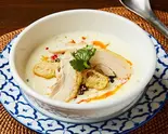 蒸鶏入鹹豆漿[シャンドゥジャン]チキン入り豆乳スープ(216cc) Soy Milk Soup with Chicken (216cc)（東京カフェムーニ TOKYO CAFE MOON²）