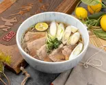うまみが染みる～鴨南蛮（銀座創業40年老舗そば屋「多吉」）