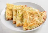 『おすすめ！！』チーズガーリックナンCheese ＆ Garlic Naan（アジアンカレーハウス綾瀬店）