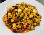 鶏肉と落花生の甘辛豆板醤炒め(宫保鶏丁)（中華料理 錦園）