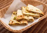 ガーリックナン/Garlic Nan（インド料理 モニカ レストラン＆バー Indian Restaurant Monica Restaurant＆Bar）