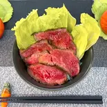 国産牛ローストビーフ丼(Japanese beef roast beef rice  bowl)（肉の福十屋）