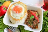 [C]ガパオヌア กะเพราเนื้อราดข้าวไข่ดาว（タイ国料理 SiAM有楽町）