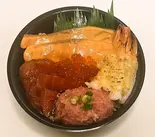 期間限定！夏祭り丼(シャリ中盛無料)（魚丼 北千住本店）