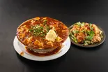 にんにく麻婆ラーメンと油淋鶏(6個) Garlic Mapo Ramen and Chinese Fried Chicken（【麻婆ラーメンと炒飯】麺炒菜館 西小山店）