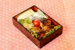 肉巻きおにぎり弁当（北新地魚しゃぶうえはら）