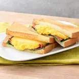 スクランブルエッグ＆ハムサンド Scrambled Egg ＆ Ham Sandwich（カフェ・ド・クリエ 博多大博通店）